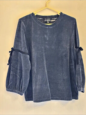 Karl Lagerfeld Velvet Sleeve Tie Top in Blue Size large Like New